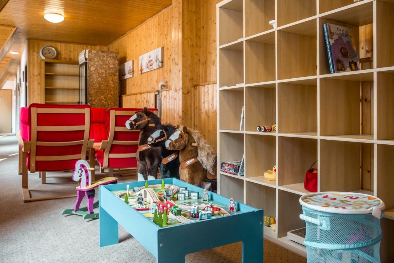 Hotel Konopiste Nova Myslivna Benesov  Luaran gambar